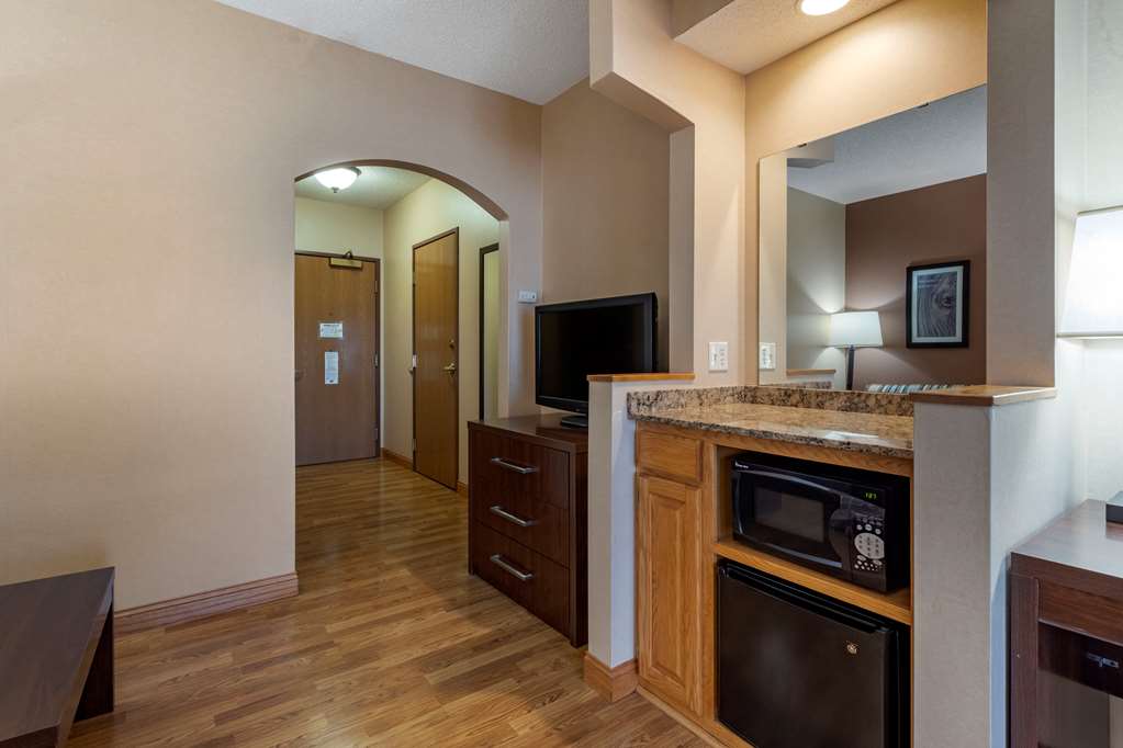 Best Western Plus Chelsea Hotel - photo 28