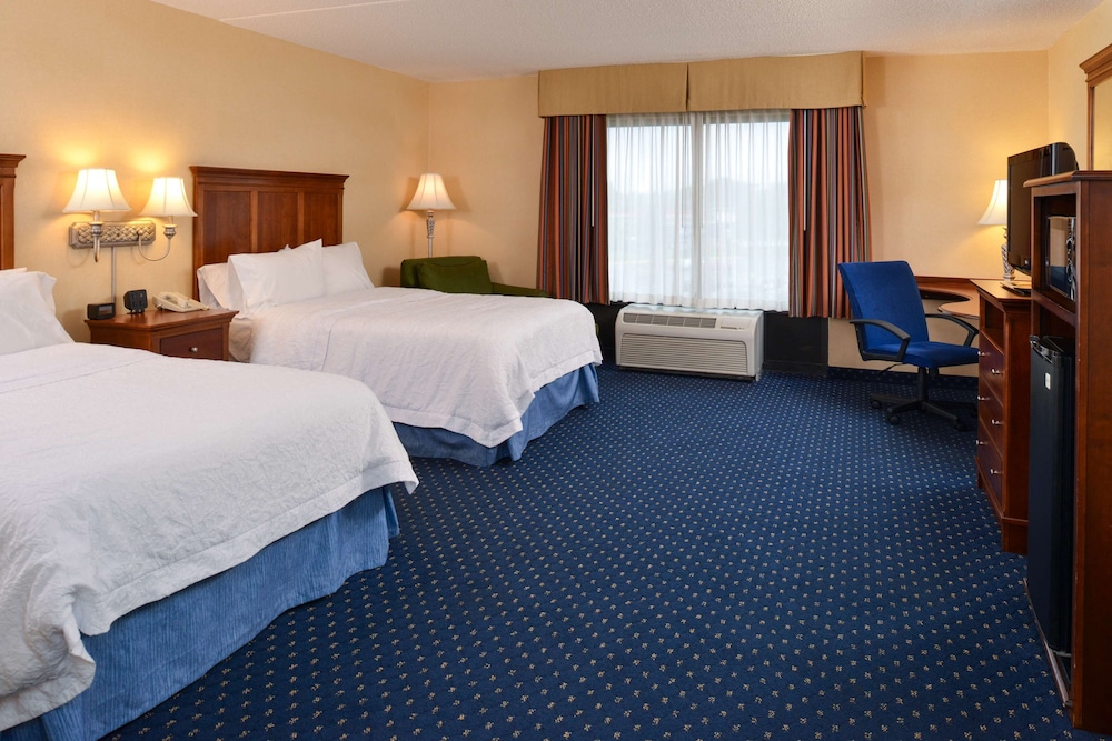 Hampton Inn & Suites Fredericksburg South - photo 27