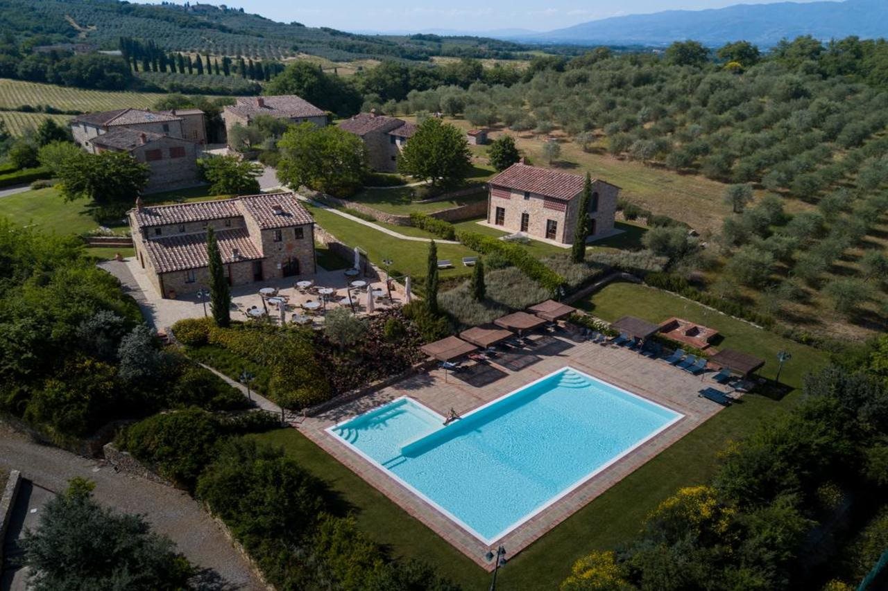 Poggio Cennina Resort - carbon neutral hotel in Bucine