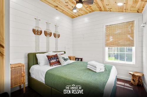 Block Of 5 Lodges At Eden Reserve For Groups — Williamstown