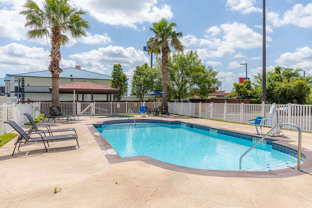 Microtel Inn & Suites by Wyndham Kingsland Naval Base I 95 - photo 10