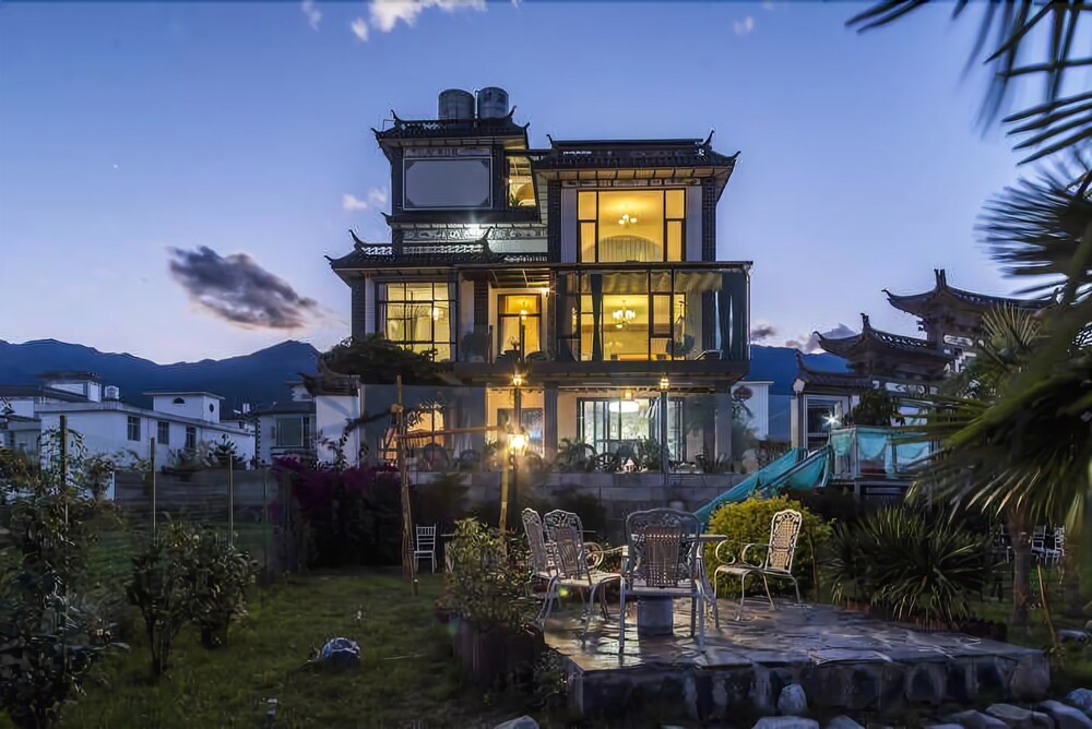 Baicaoyuan Theme Inn - last minute hotel in Dali