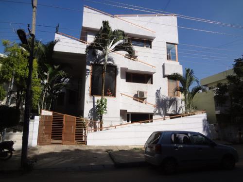 Compact Copper Quilt - carbon neutral hotel in Bengaluru