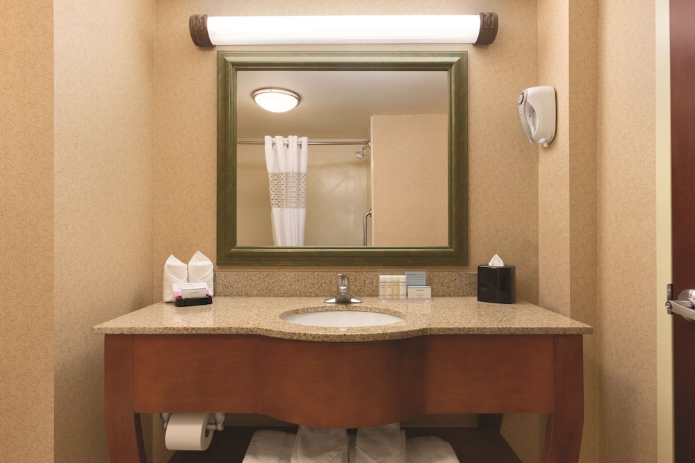 Hampton Inn & Suites Greenfield - photo 30