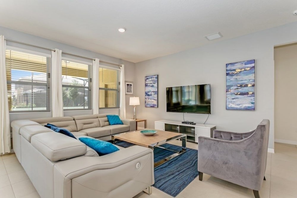 Amazing 7 Bedroom Solterra New Resort Home 7 Villa by Redawning - photo 23