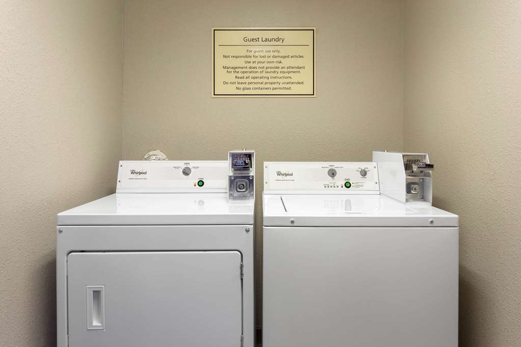 La Quinta Inn & Suites by Wyndham Effingham - photo 45