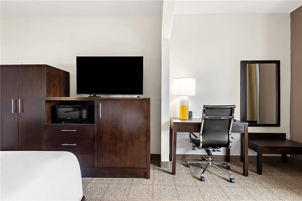 Comfort Suites New Orleans East - photo 27