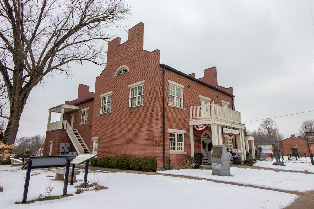 Nauvoo Temple House Hotel - photo 71