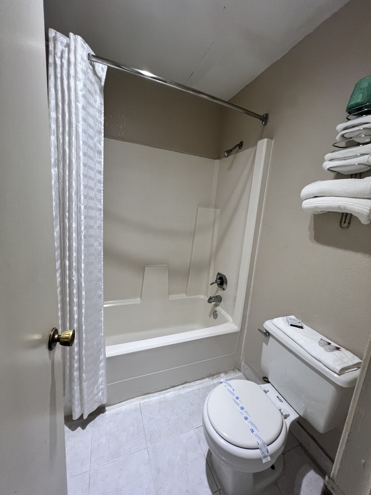 Americas Best Value Inn Edna - photo 22