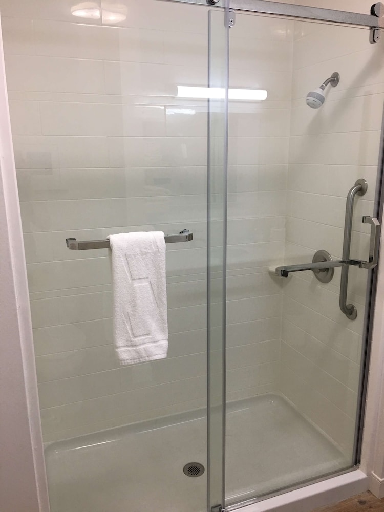 Hampton Inn McPherson - photo 36