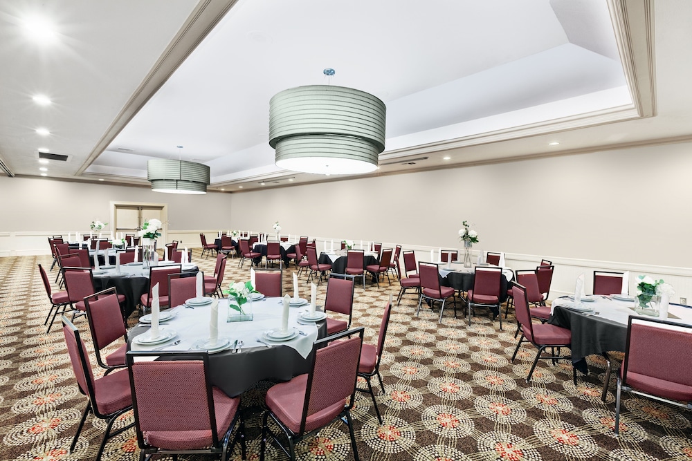Holiday Inn Tyler Conference Center by IHG - photo 52