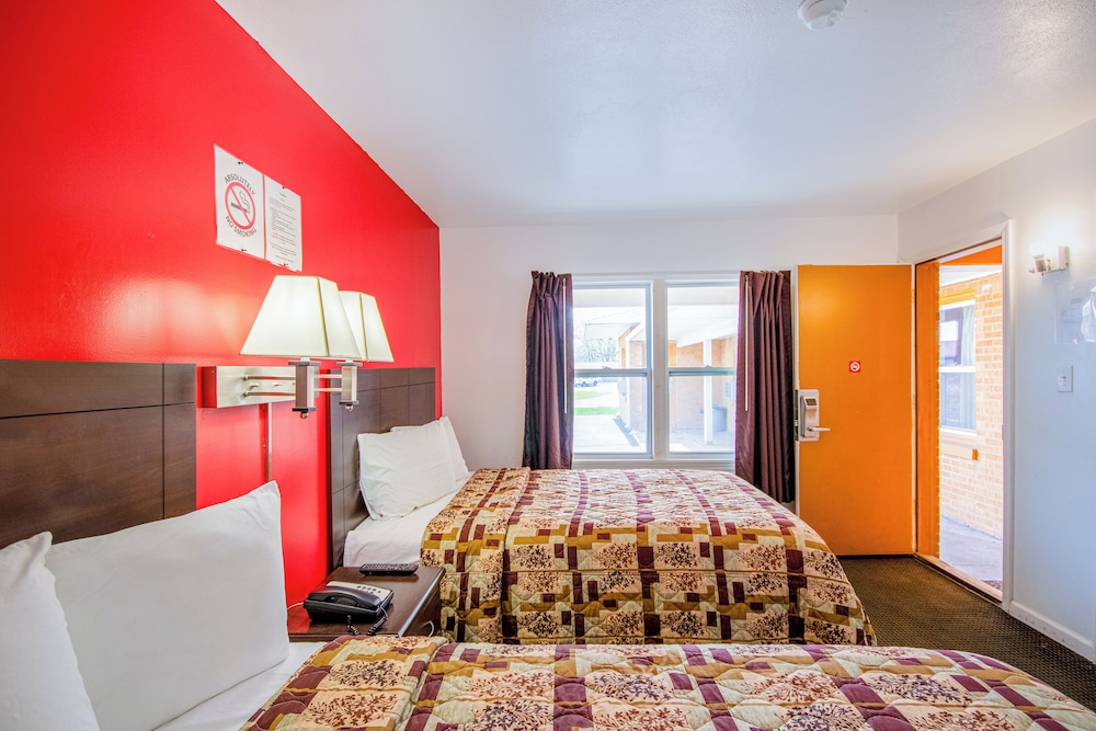 OYO Travelier Motel - photo 16