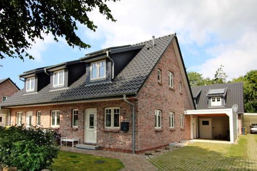 Strandstraße 2B rechts Lütt Seehuus in Wyk Auf Foehr, Germany