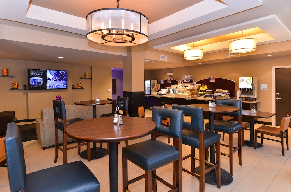 Holiday Inn Express & Suites Indio Coachella Valley by IHG - photo 53