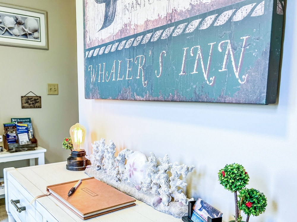 Whaler's Inn - photo 2