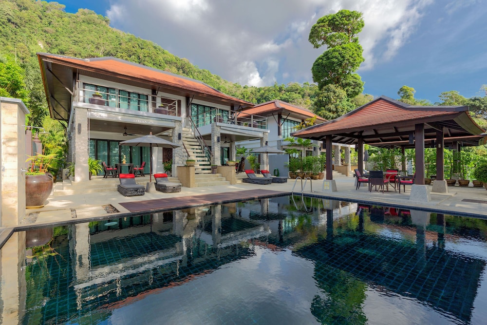 Grand Ocean View 5BR Pool Villa Kalim 5 — 4-Star Luxury Hotel in Patong, Thailand