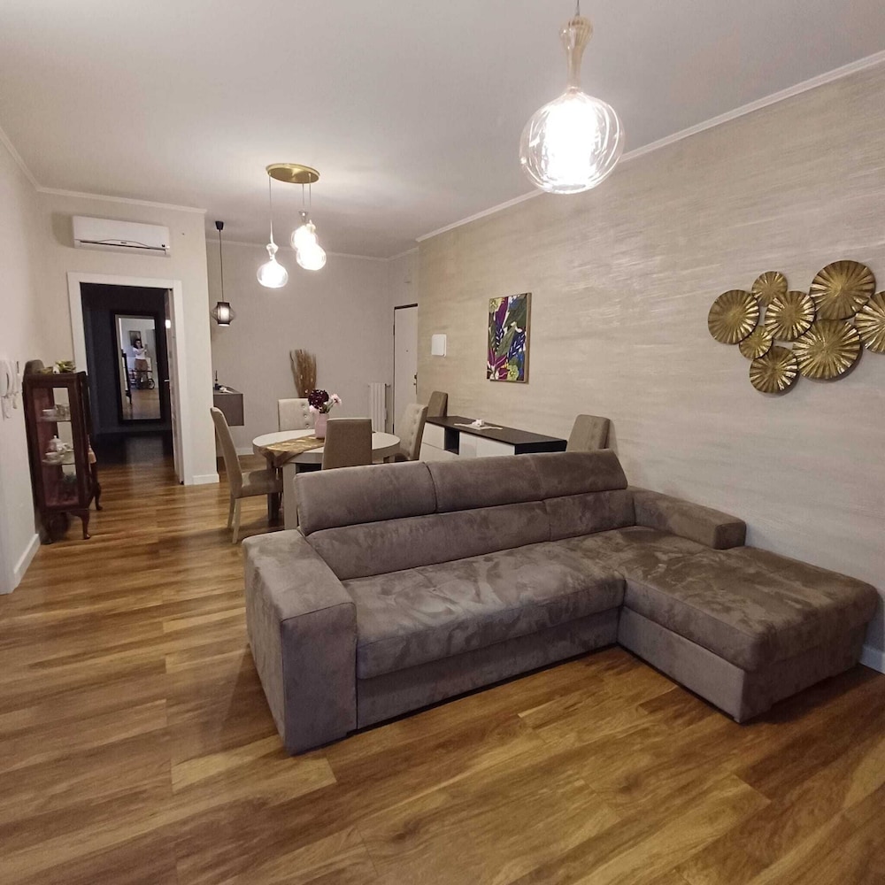 NSM La Vie en Rose appartamento con box privato — 4-Star Luxury Hotel in Foggia, Italy