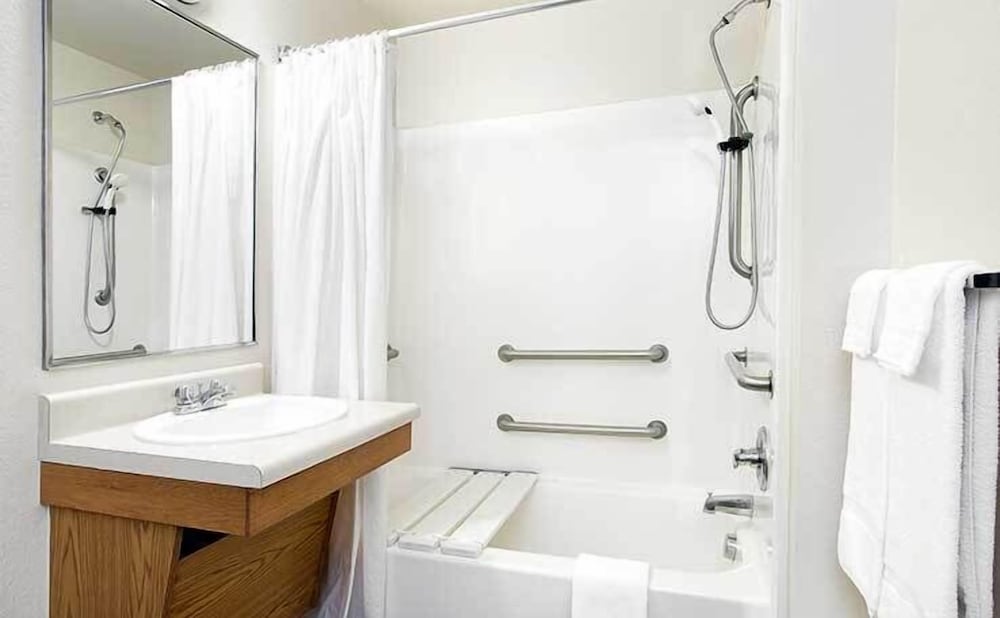 WoodSpring Suites Allentown - photo 14