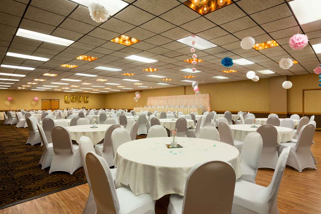 Ramada by Wyndham Bismarck - photo 27
