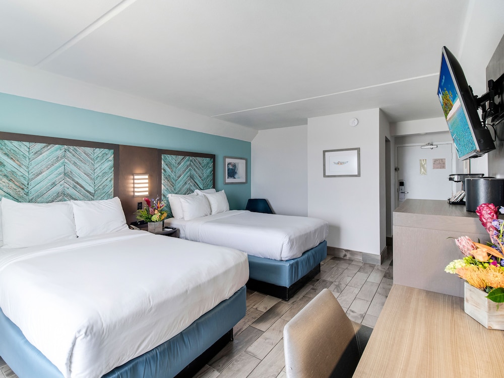 Crystal Coast Oceanfront Hotel - photo 7