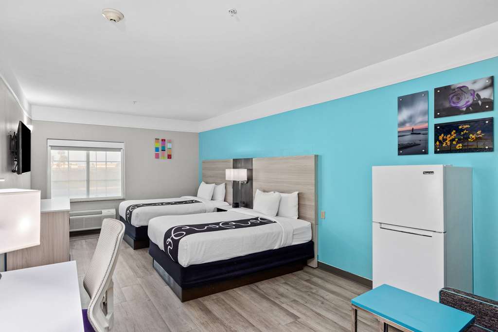 La Quinta Inn & Suites by Wyndham Raymondville - photo 52