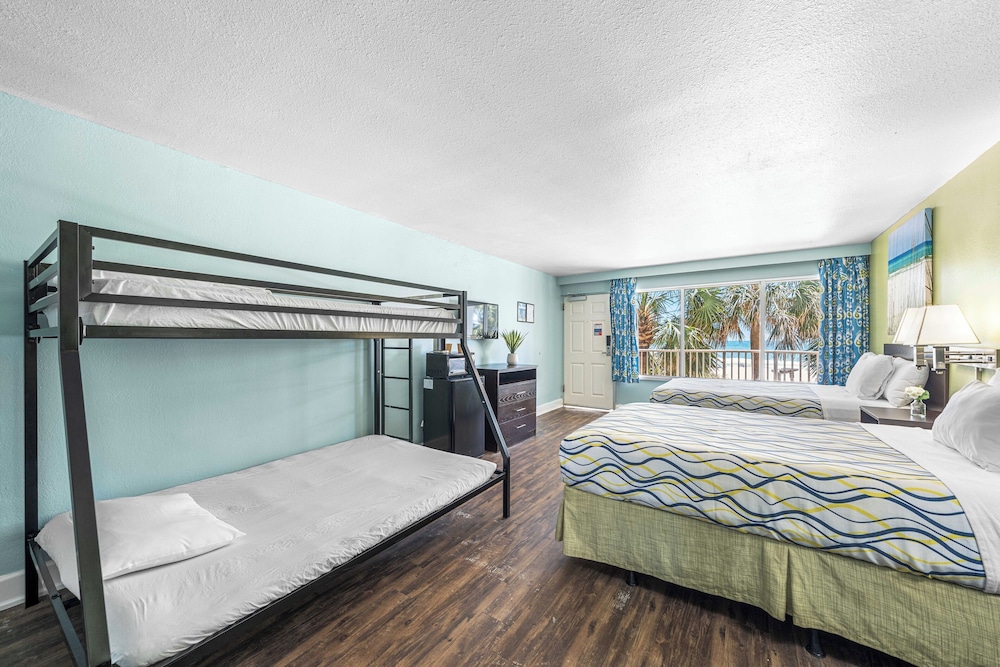 Boardwalk Beach Hotel - photo 40