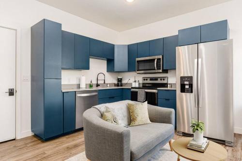 Columbus Gem with Pool Table Pets Welcome — 4-Star Luxury Hotel in Columbus, United States