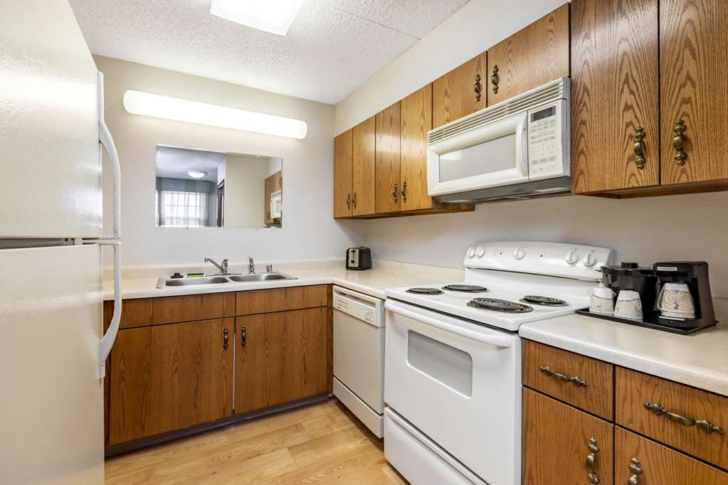 La Quinta Inn by Wyndham El Paso West - photo 20