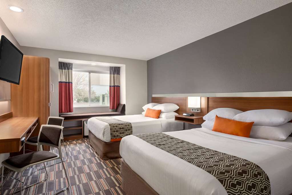 Microtel Inn & Suites by Wyndham Tifton - photo 14