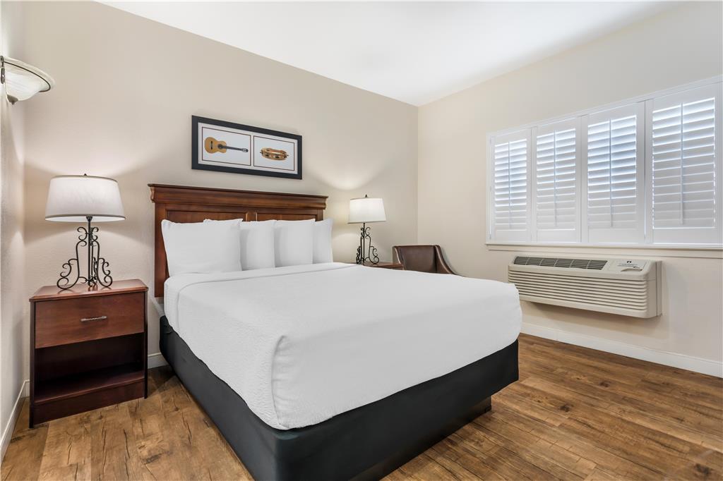 Best Western Rose Garden Inn - photo 25