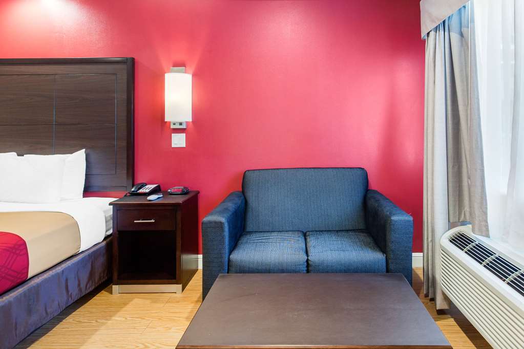 Econo Lodge Inn & Suites Houston Willowbrook - photo 35