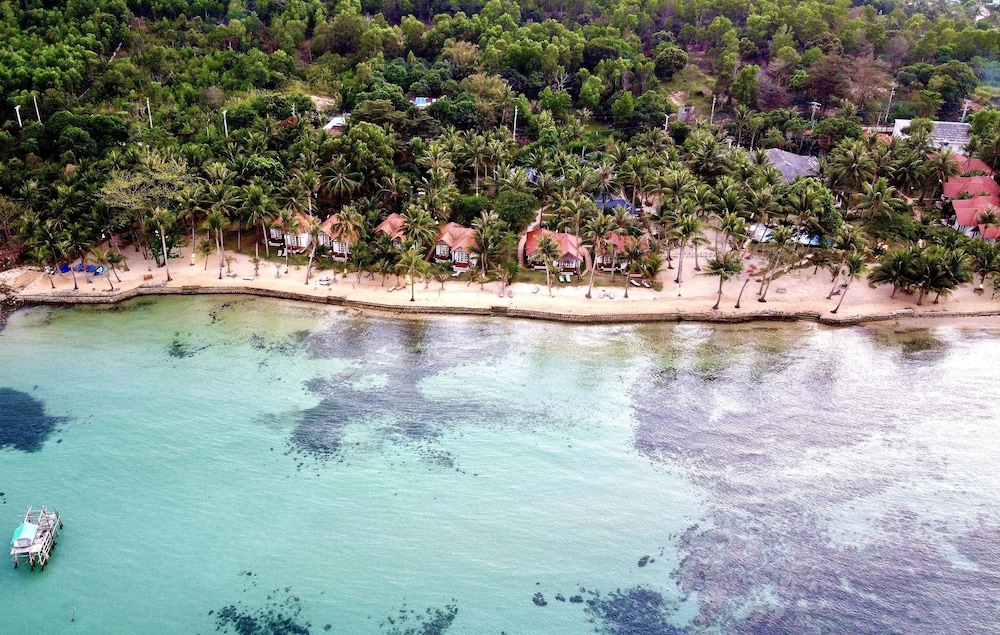 Peppercorn Beach - carbon neutral hotel in Phu Quoc