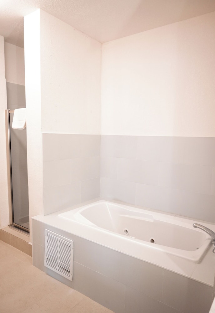Hilton Garden Inn Hattiesburg - photo 38