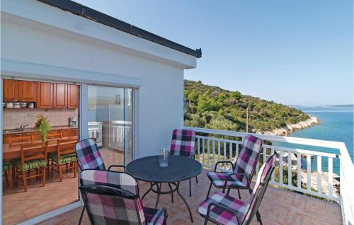 Nice Apartment In Drvenik Veliki — 4-Star Luxury Hotel in Veliki Drvenik, Croatia