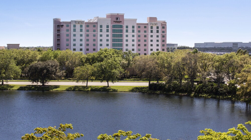 DoubleTree by Hilton Sunrise Sawgrass Mills — hotel in Sunrise