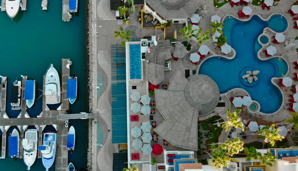 Rooftop pool