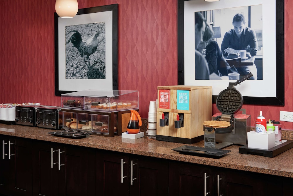 Hampton Inn Niagara Falls - photo 19