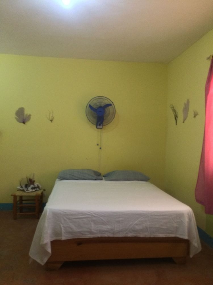 Hotel Al Mare - carbon neutral hotel in Santa Cruz De Barahona