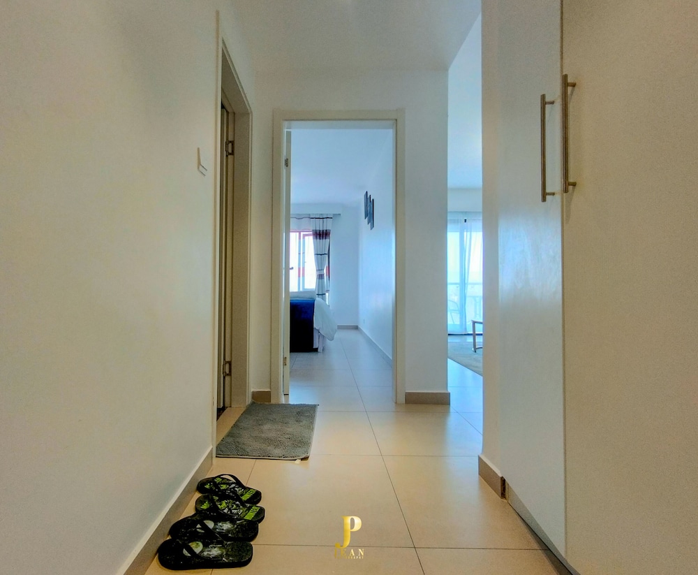 Lux Suites Astoria Apartments Lavington