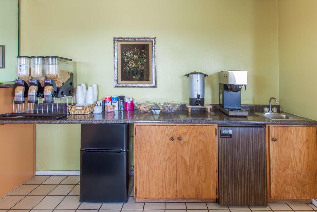 Knights Inn Anadarko - photo 13