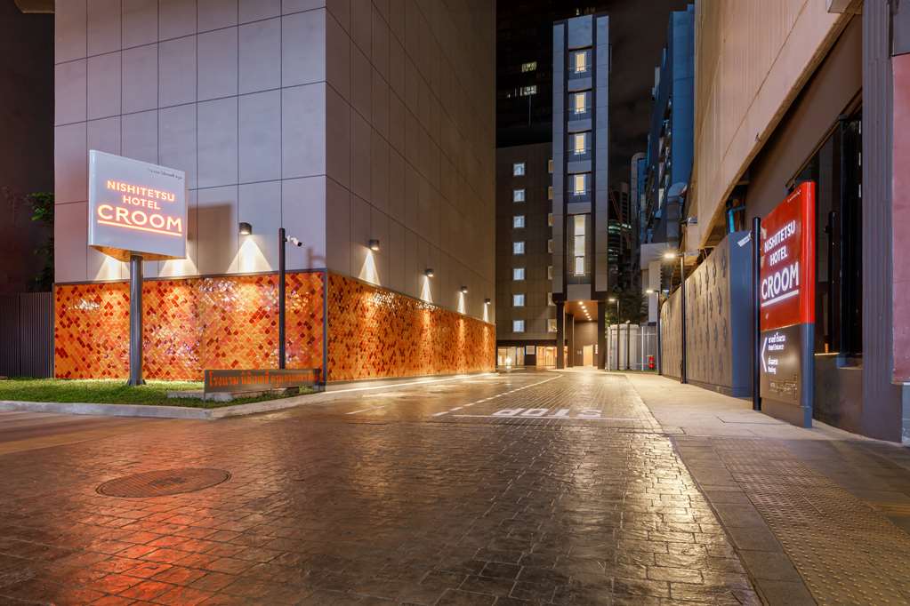 croom bangkok exterior entrance
