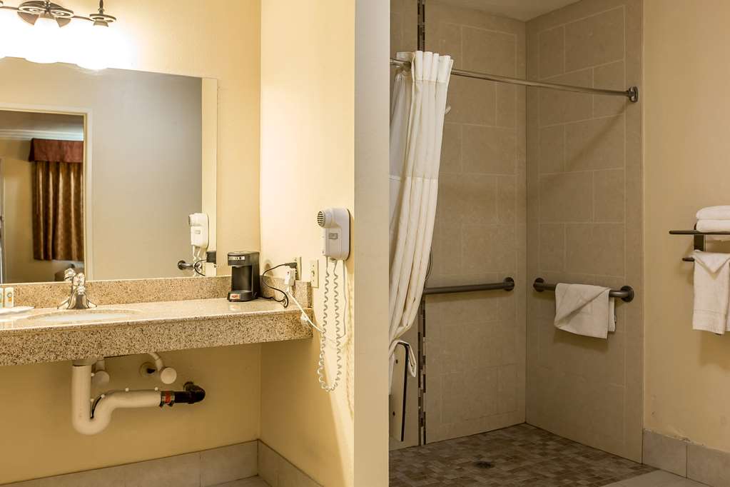 Quality Inn Lake Elsinore I 15 - photo 22