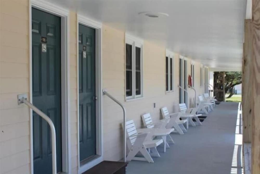 Pony Island Inn - photo 48
