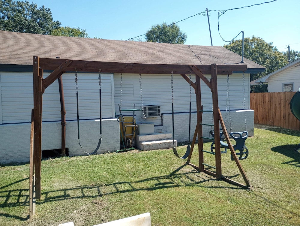 Yellow Diamond Inn - photo 31