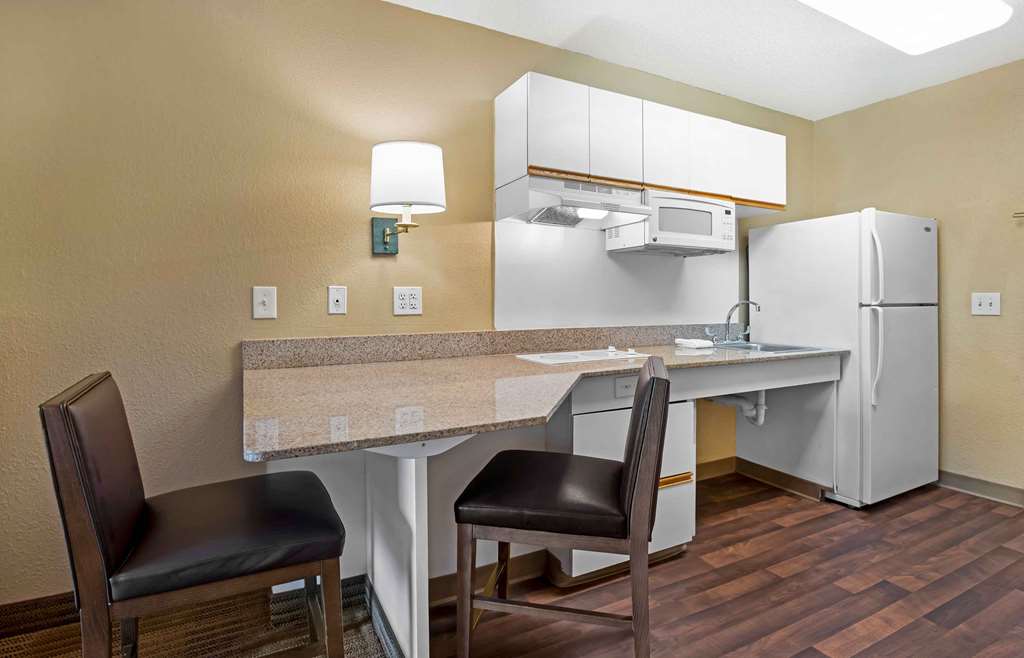 Extended Stay America Suites Newark Woodbridge - photo 17