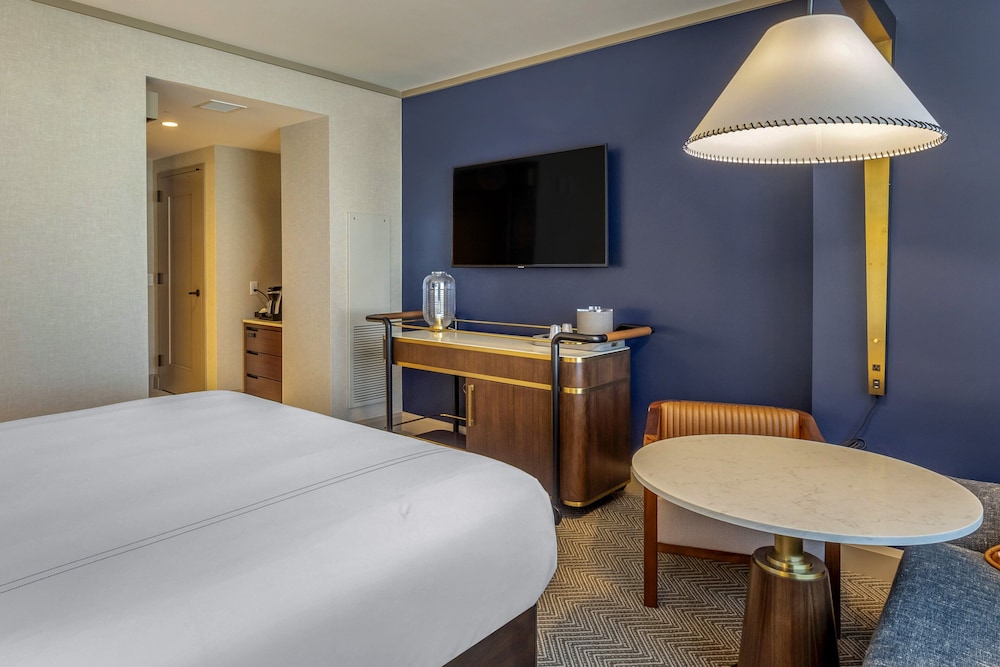 Omni Oklahoma City Hotel - photo 10