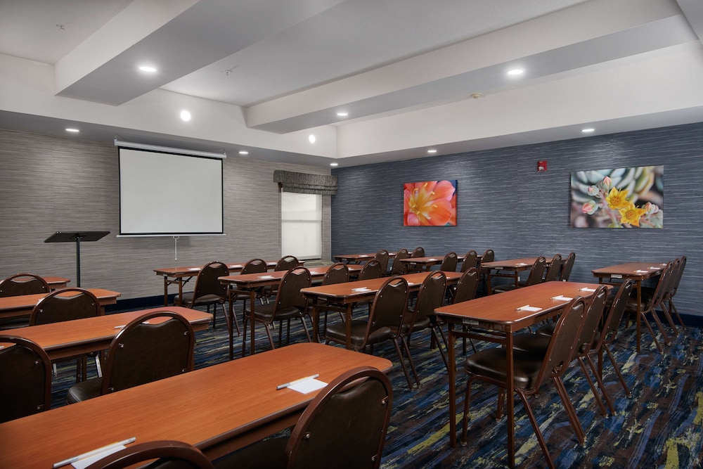 Hampton Inn by Hilton Eagle Pass - photo 38