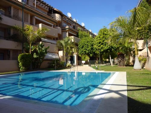 Atico Duplex En Playa Las Chapas — Marbella