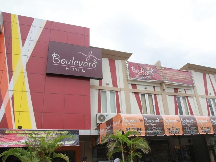 Boulevard Hotel - carbon neutral hotel in Makassar