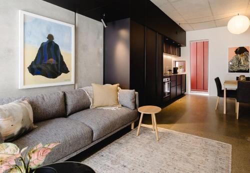 NYC Loft Vibe 2BR City Stay w Rooftop Terrace — 4-Star Luxury Hotel in Wellington, New Zealand